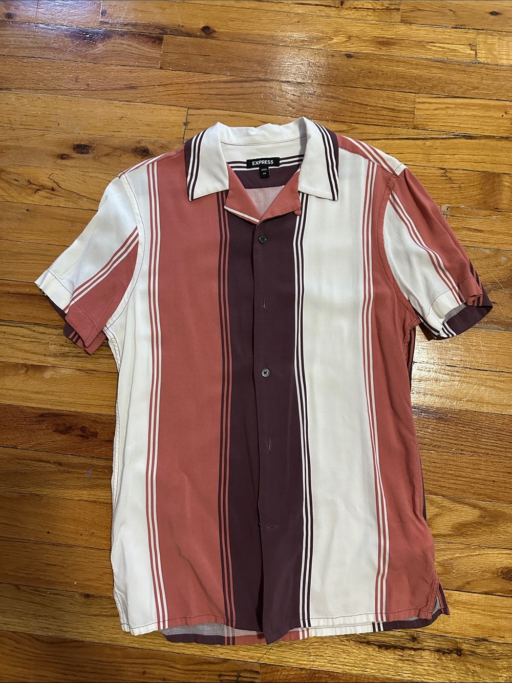 Express Men’s Short Sleeve Vertical Stripe Shirt